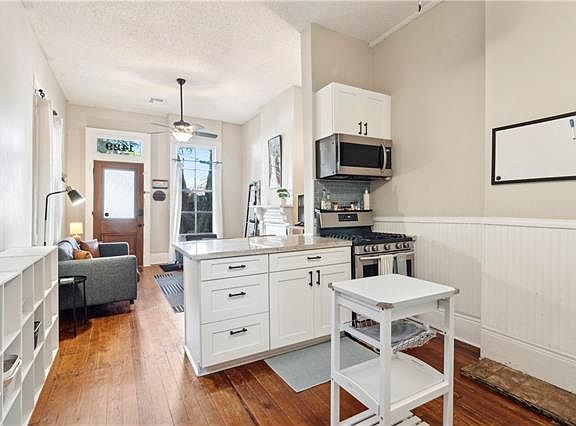 3rd image of 1429 Cambronne St