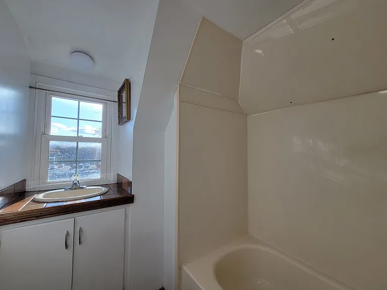 11 Birch Cres — Photo 7