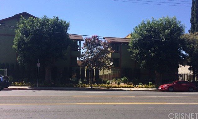 2nd image of 6155 Reseda Blvd Unit 11