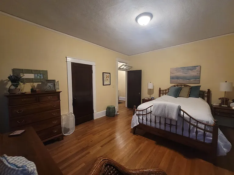 128 S Capitol Pkwy — Photo 14