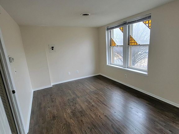 4th image of 704 N Franklin St APT 2