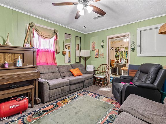 4th image of 1363 Highland Ave