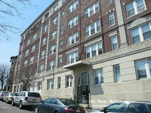 1687 Commonwealth Ave #17 Photo 1