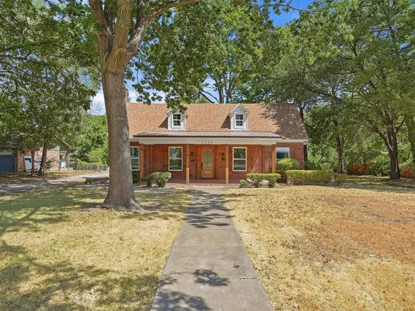1525 N Shannon St, Sherman, TX 75092