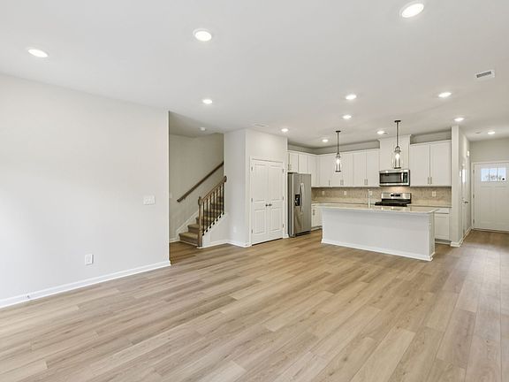 The Jewel floorplan with the Elemental White interior package.