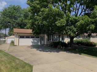 1061 Belle St, Waterloo, IA 50702