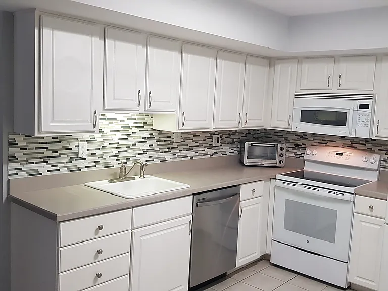 520 Merioneth Dr — Photo 33