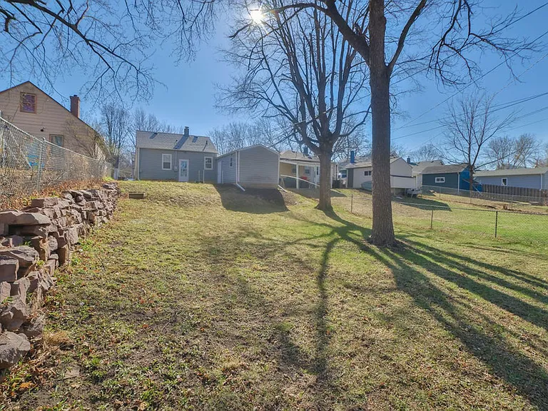 715 S West Ave — Photo 12