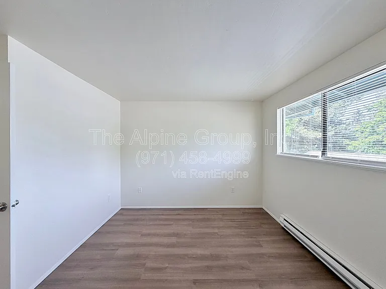 3800 NW Chemult Pl #D — Photo 16