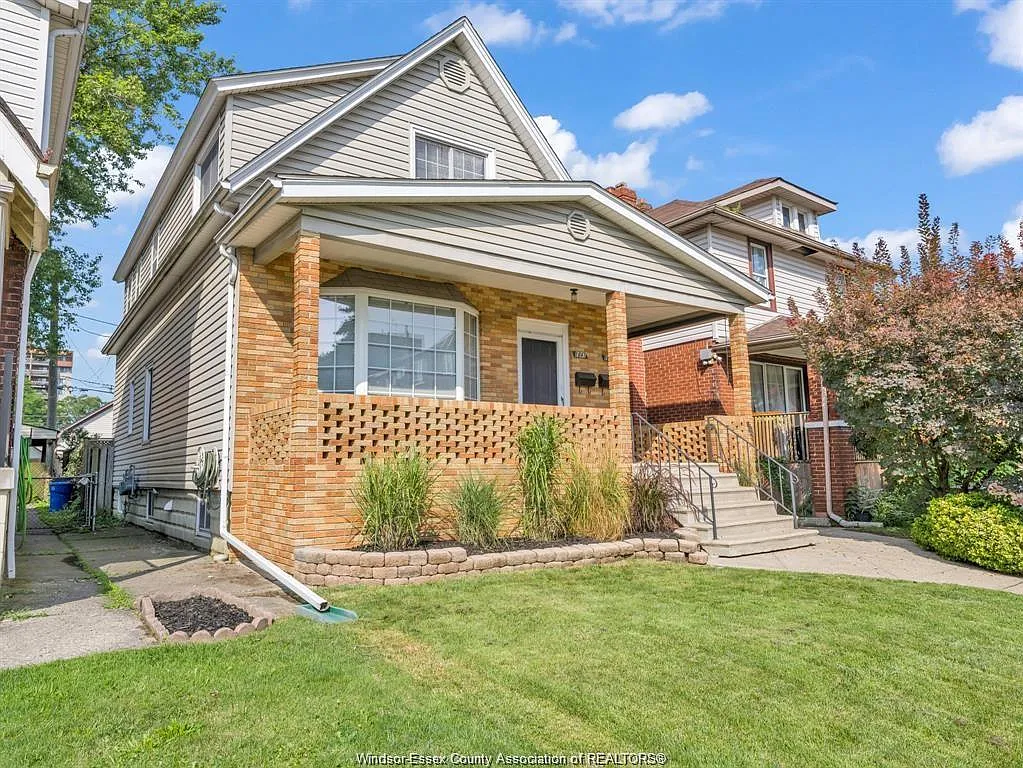 3 bed, $1,550 — Photo 1
