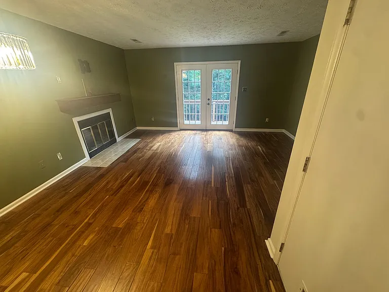 625 Shadywood Ln — Photo 12