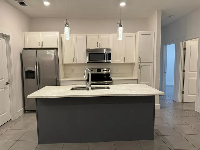 1245 James Ln — Photo 3