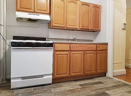 4th image of 80 Ellwood St #3G