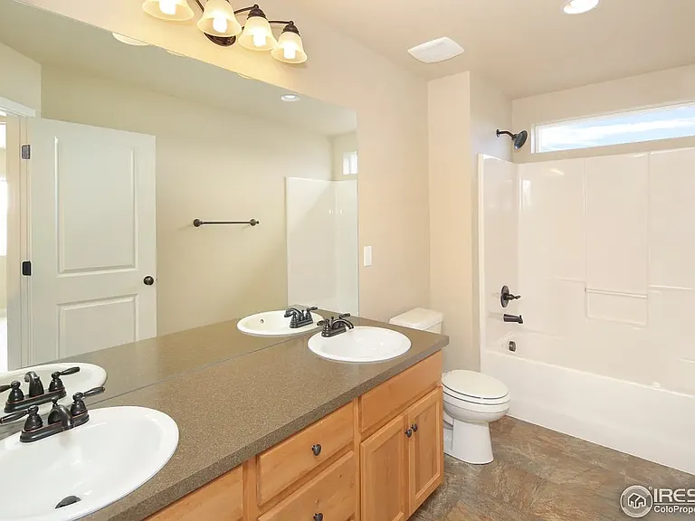 3925 Ginkgo St — Photo 10