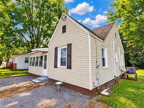 3rd image of 6118 Old Carrsville Rd