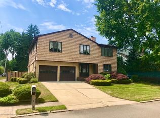 294 Mace St, Staten Island, NY 10306