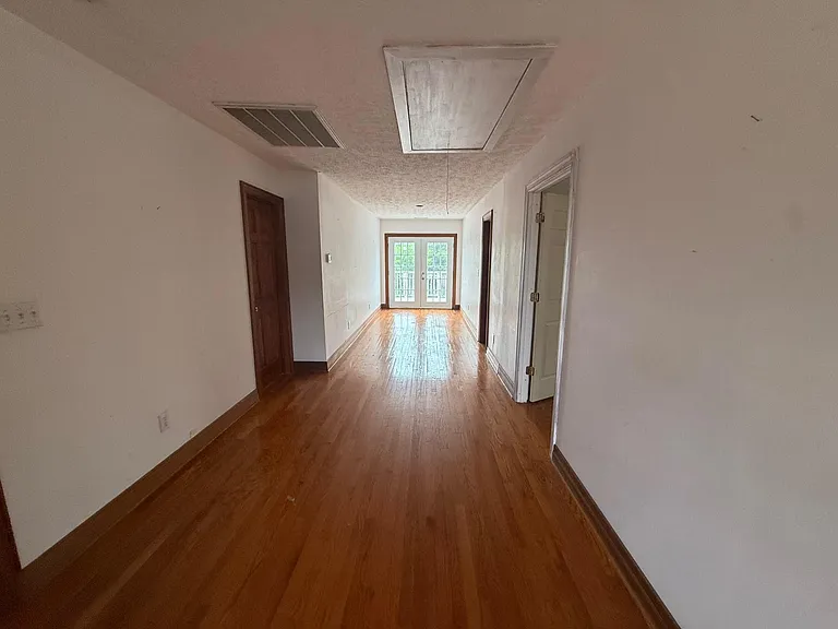 1856 Ion Ave #C — Photo 12