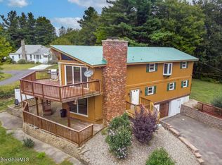 54 New State Rd, Montgomery, MA 01085
