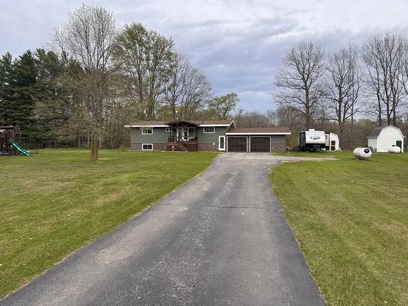 4381 Pine River Rd, Saint Louis, MI 48880