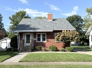 916 Florence Ave, Galesburg, IL 61401