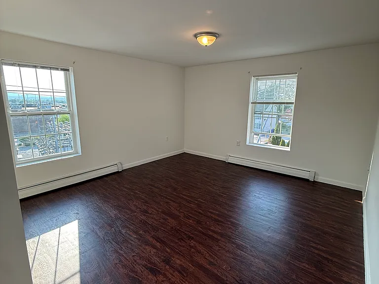 661 Bell St #10 — Photo 7