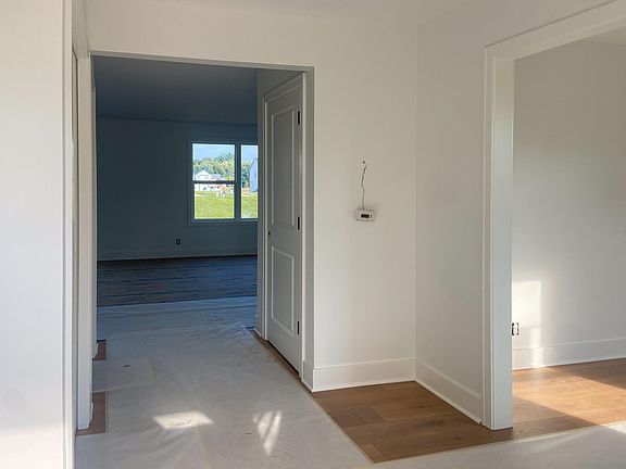 5th image of 10724 Greyhound Ave