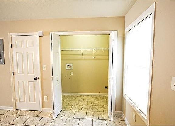 4th image of 2272 McCormick Ln APT E