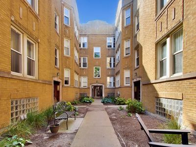 3406 N Bell Ave #2, Chicago, IL, 60618