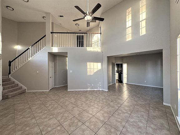 3rd image of 6904 Club Creek Dr