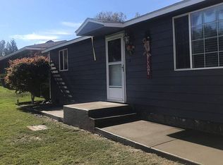 406 N 9th St, Selah, WA 98942