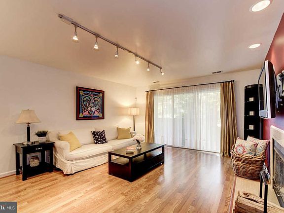 4th image of 7703 Lafayette Forest Dr APT 11