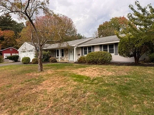4 bed, 2.5 bath, 2200 sqft, $4,300 — Photo 4