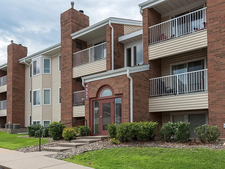 Cinnamon Ridge Apartments — Photo 2