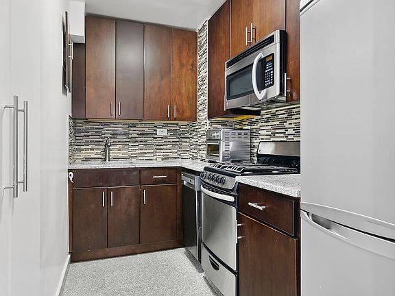 3rd image of 77 E 12th St APT 6D