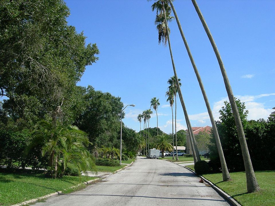 Opening to street