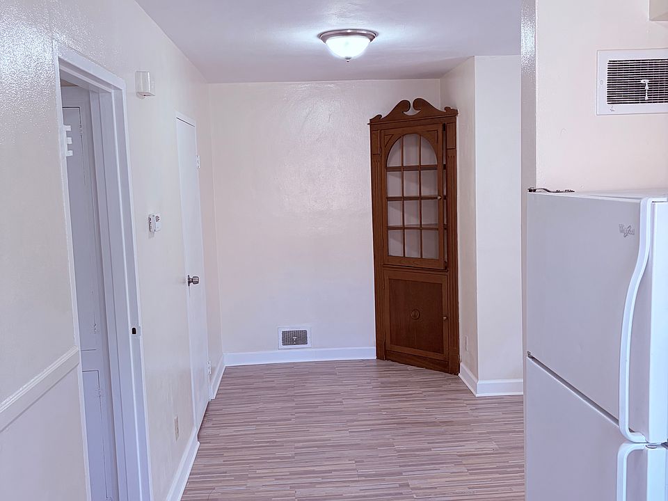 1st image of 601 Hadley Ave APT 4
