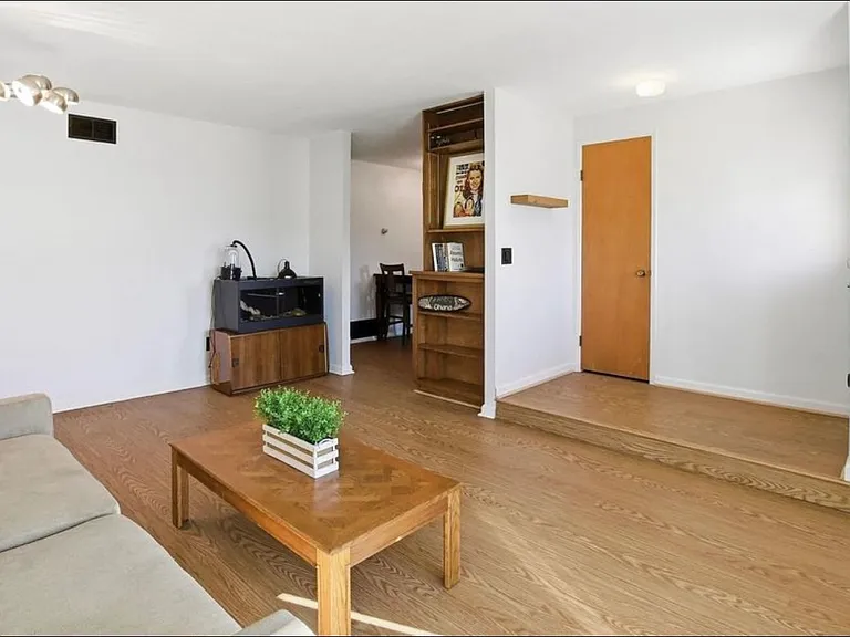 1830 Thelborn Way — Photo 4