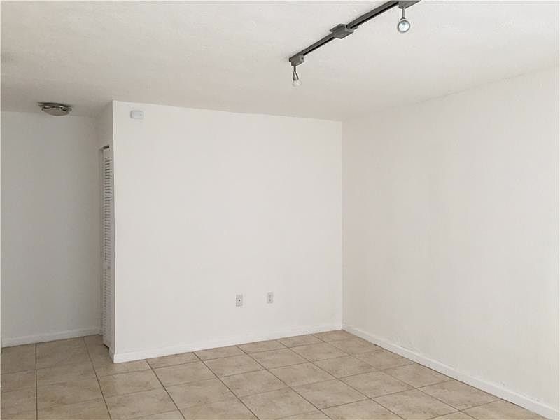 1st image of 826 Jefferson Ave