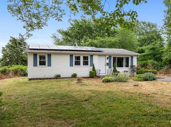 99 Swansom Rd, Swansea, MA 02777