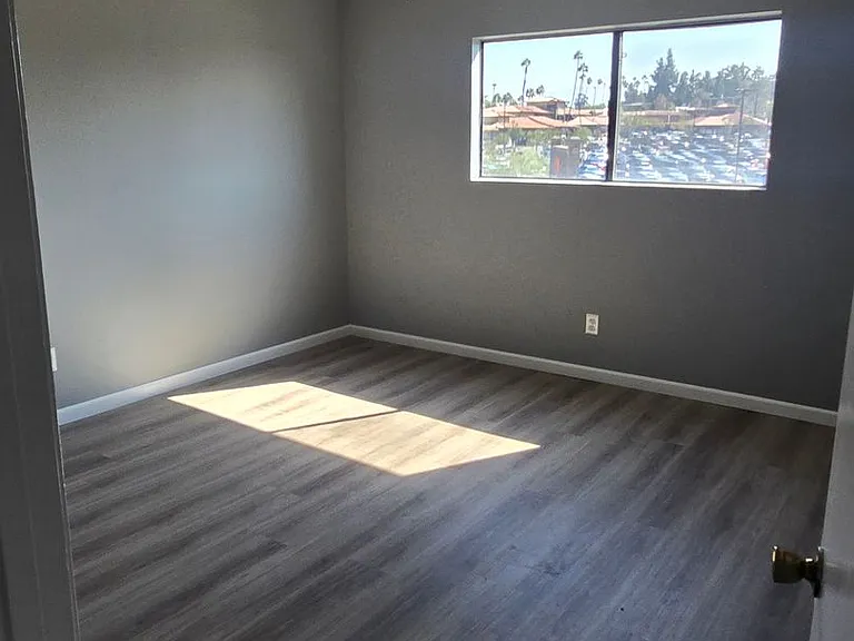 8000 University Ave #202 — Photo 5