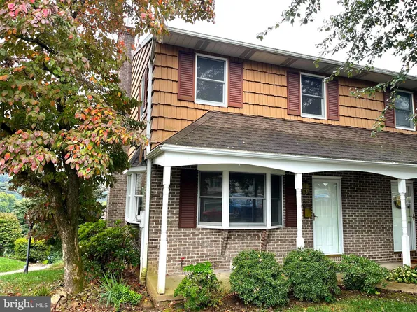 178 Popodickon Dr, Boyertown, PA 19512