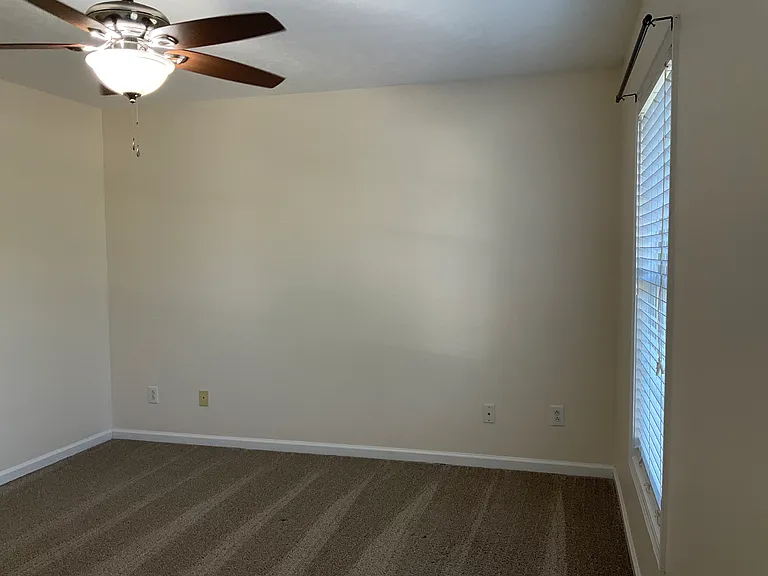 415 E Holston Ave #4 — Photo 27
