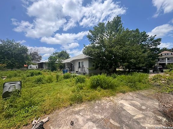 3rd image of 538 E Southcross