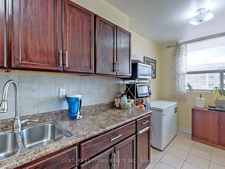 20 Gilder Dr #1208 — Photo 33