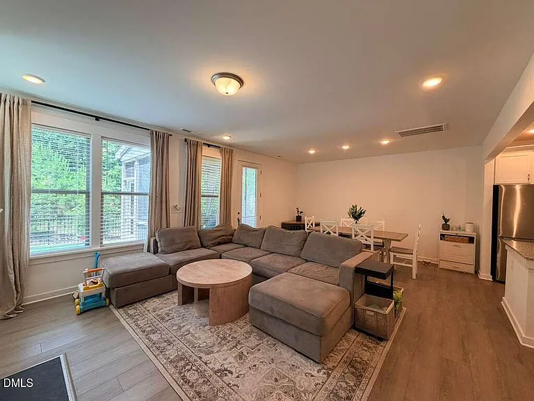 2222 Bohan Ct — Photo 14