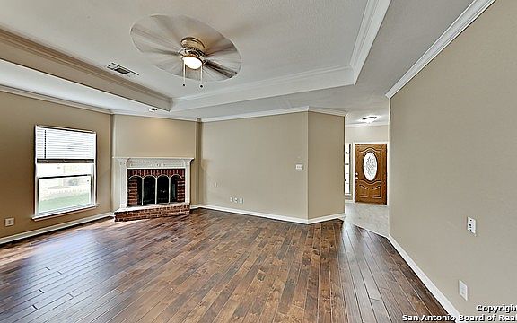 4th image of 8434 Branch Hollow Dr
