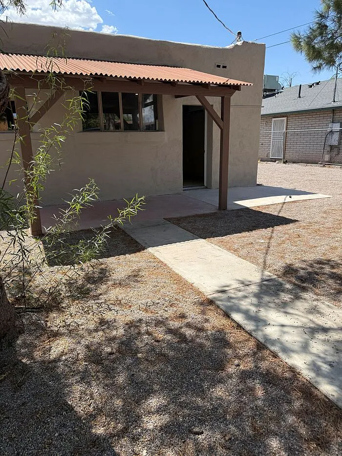 3 bed, 1.0 bath, 945 sqft, $1,350 — Photo 4