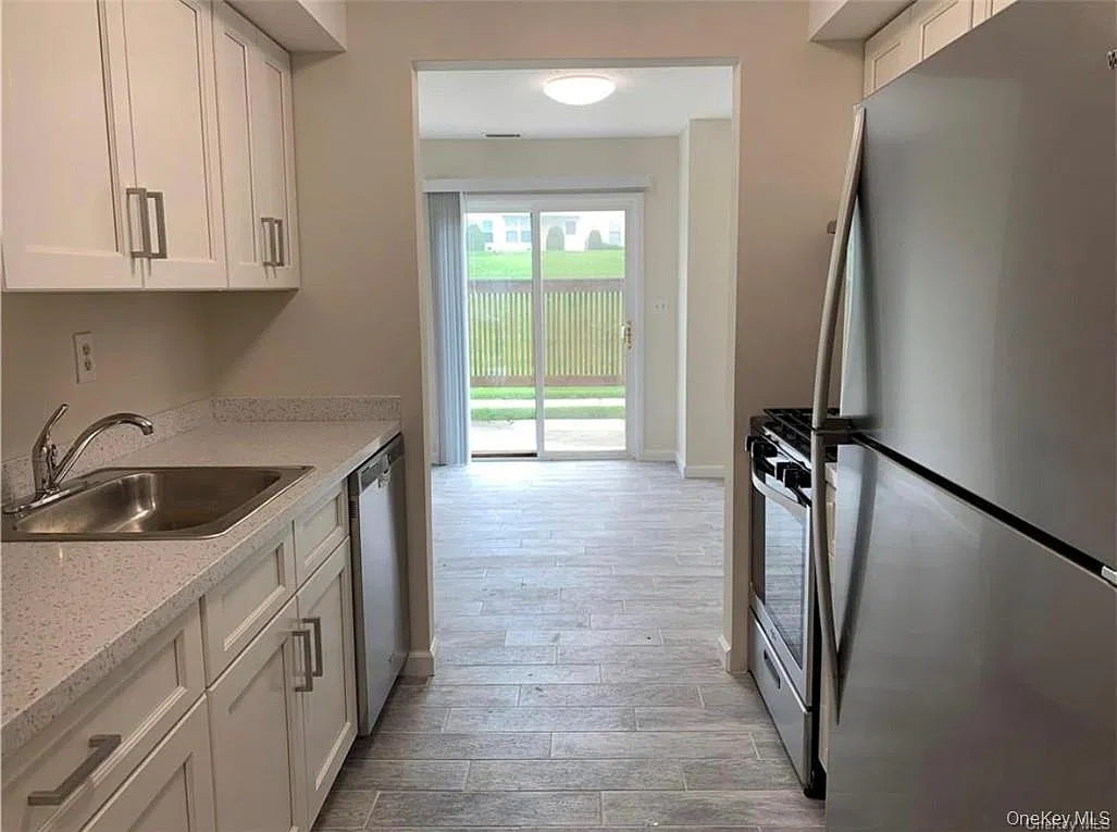2 bed, 1.5 bath, 1086 sqft, $2,500 — Photo 1