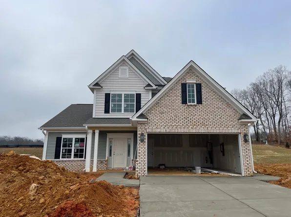 2118 Beechwood View Dr, Winston Salem, NC 27106