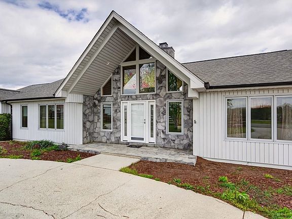 3rd image of 3578 Blevins Ln